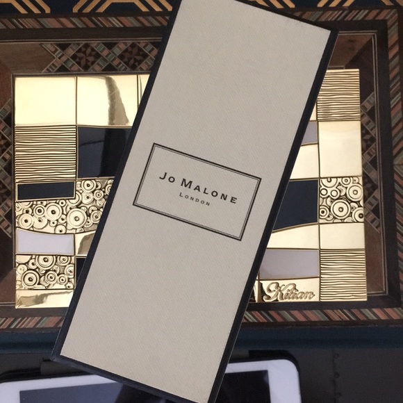 Jo Malone Gift Box - Picture 2 of 5